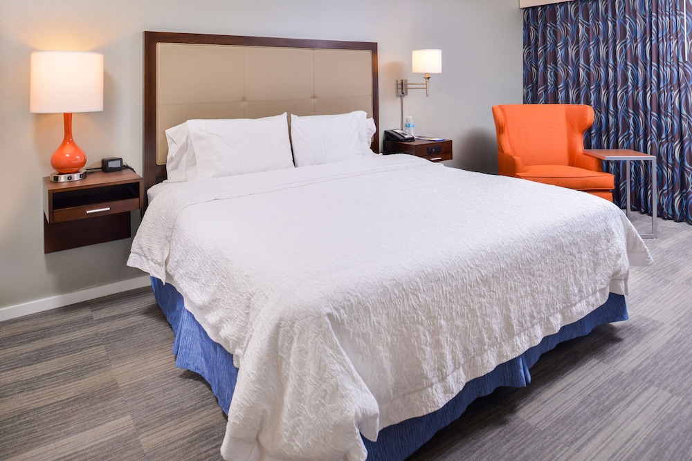 Hampton Inn Seattle Airport - photo 10
