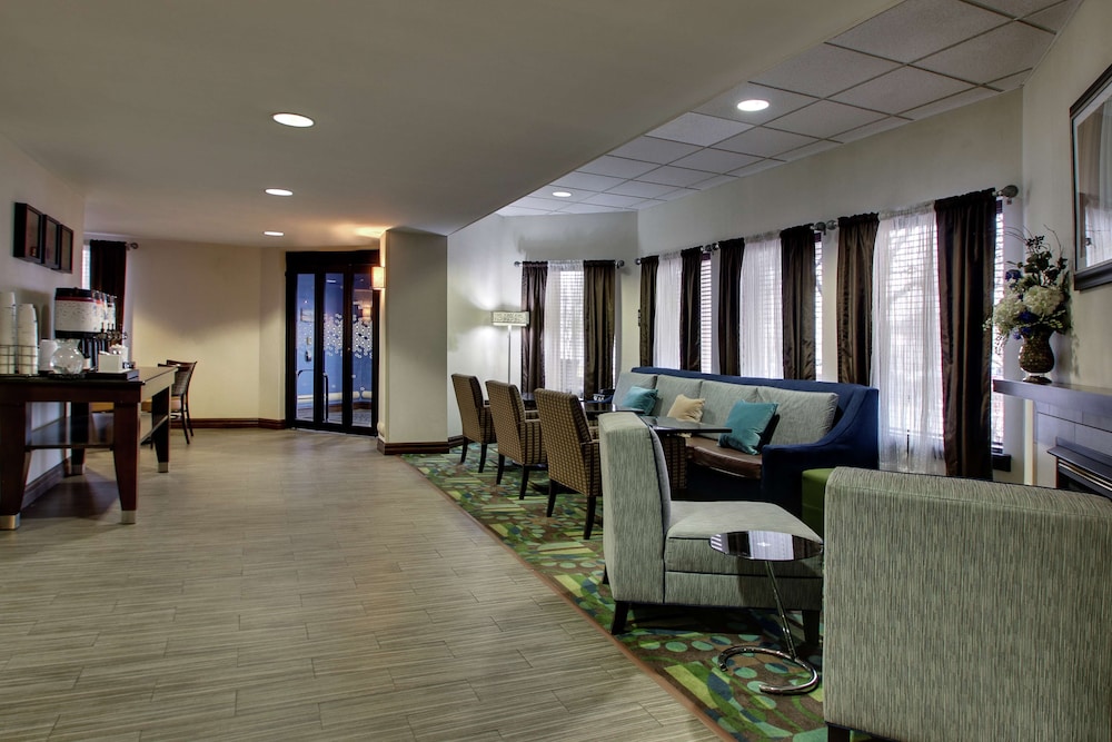 Hampton Inn DuBois - photo 3