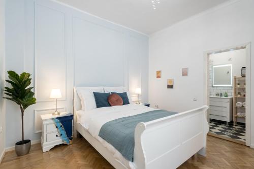 Athenee Parisian Apartment — 4-Star Luxury Hotel in Bucharest, Romania
