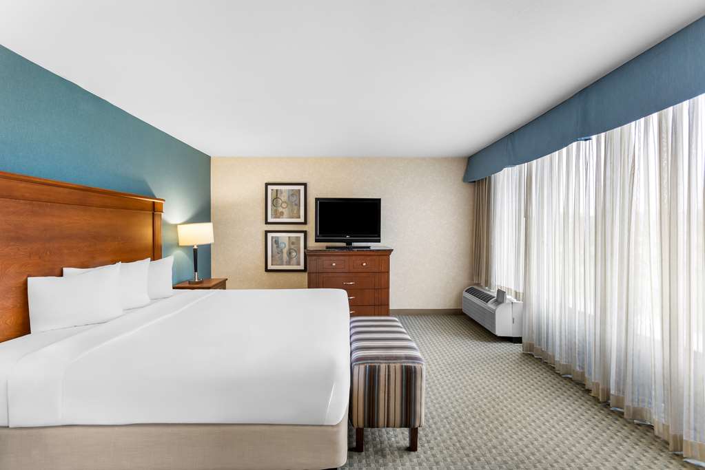 Sonesta Essential Houston Hobby Airport - photo 17