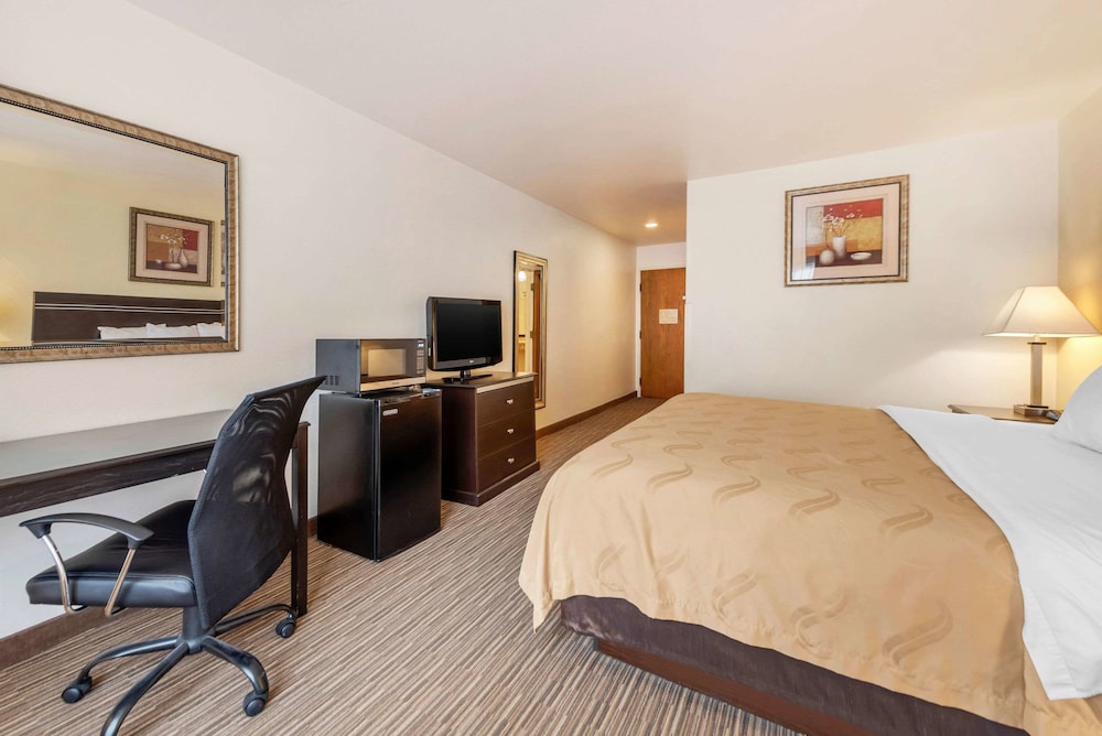 Quality Inn & Suites Limon - photo 20