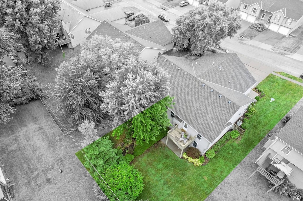 Beautiful Townhome 11 Minutes To Downtown Kansas City Mo - photo 38