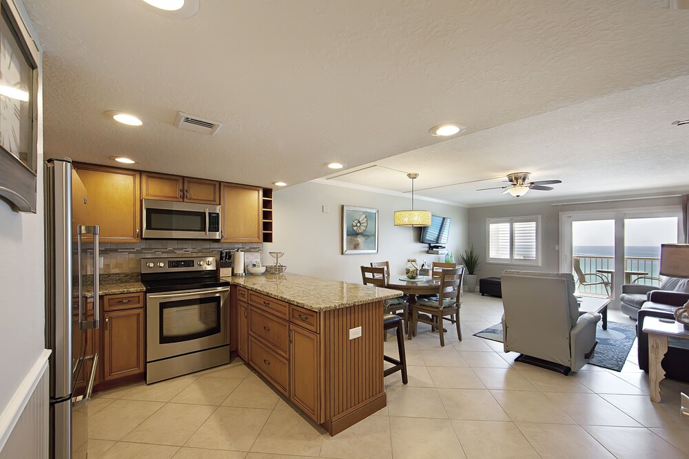 Holiday Surf and Racquet Club - photo 16