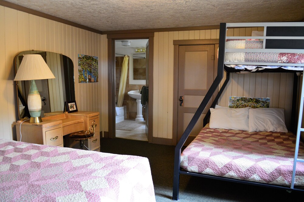 Daven Haven Lodge & Cabins - photo 10