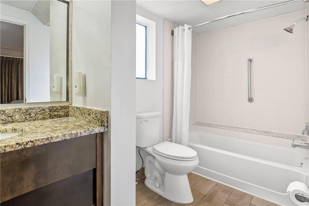 Quality Inn & Suites at Tropicana Field - photo 30