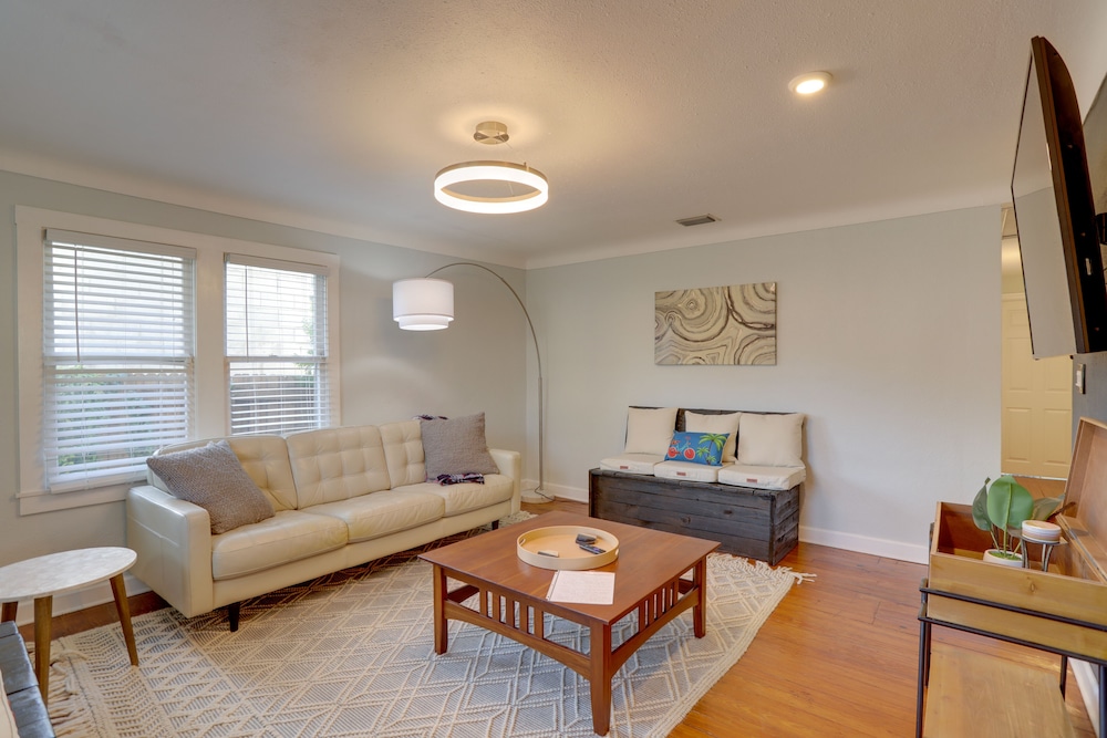 St Petersburg Vacation Rental Home w Pergola - photo 21