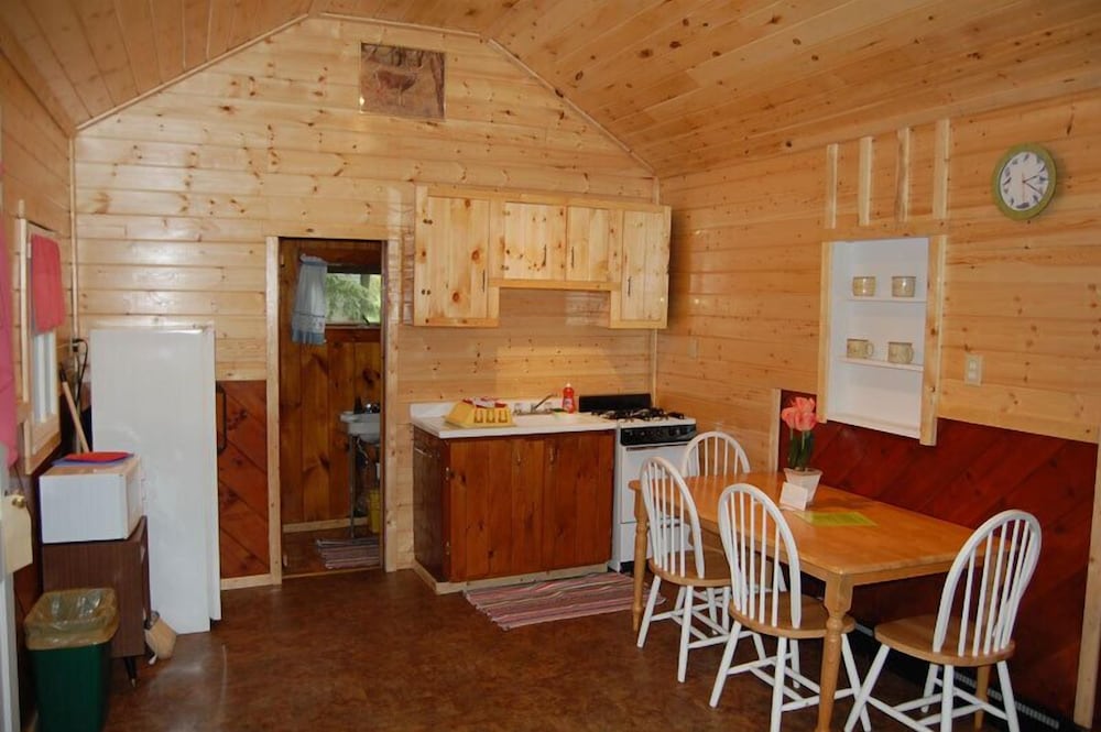 The Elms Waterfront Cottages - photo 40