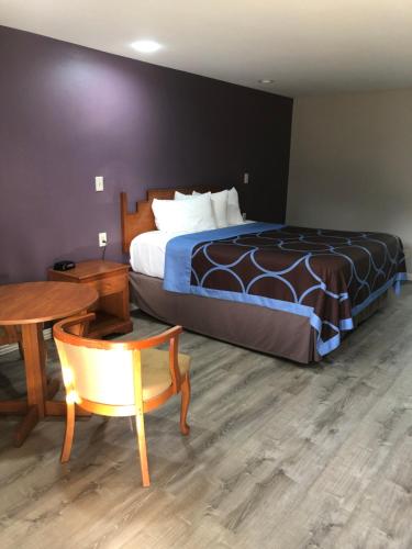 Diboll Inn & Suites - photo 15