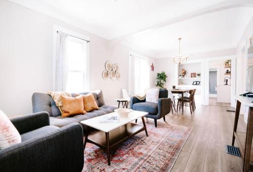 Olde Town Ambler A Distinctive Walkable Retreat — hotel in Arvada