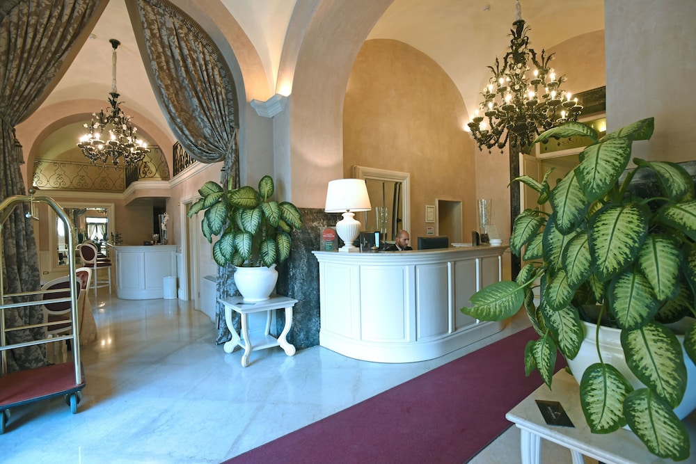 Santa Chiara Suite Hotel & Spa Lecce — hotel in Lecce