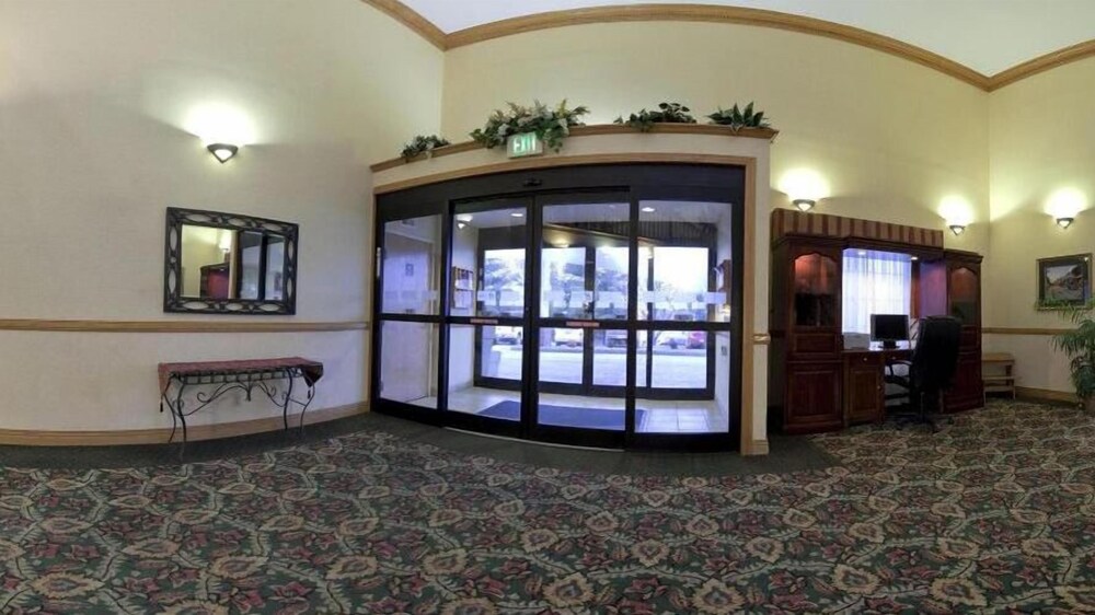 Holiday Inn Express Washington - photo 2