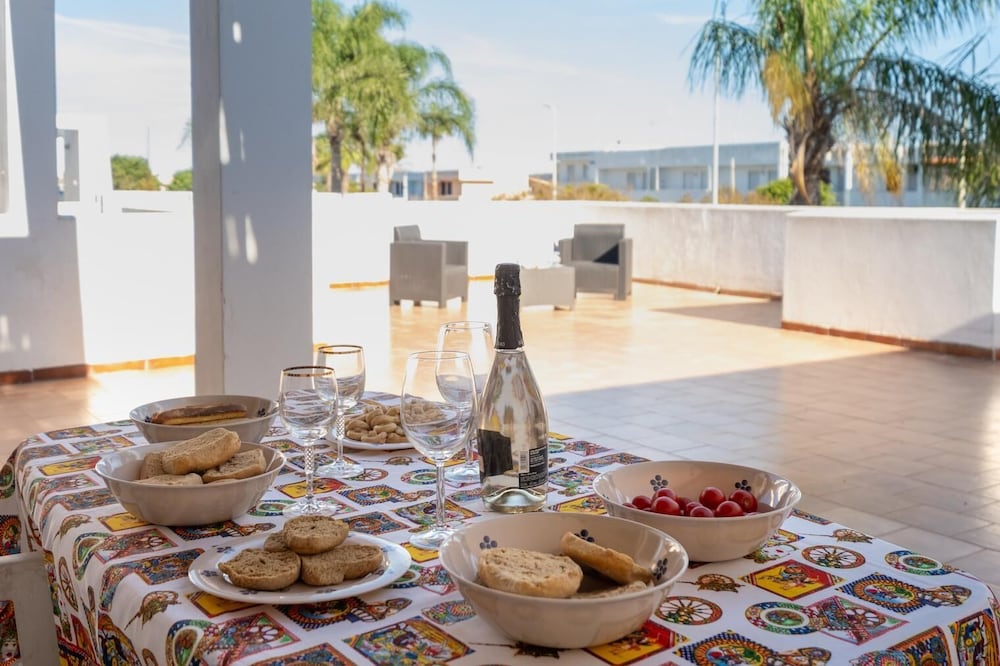 Villetta The Panoramic Rooftop Wi fi — 4-Star Luxury Hotel in Melendugno, Italy