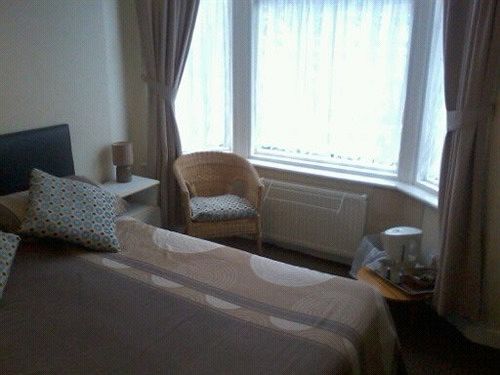 Aartswood Guest House