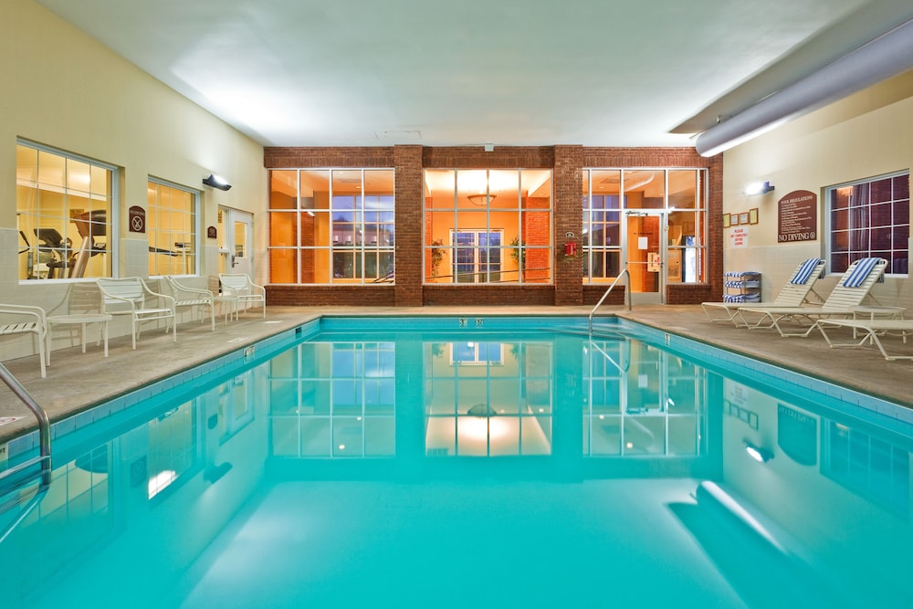 Holiday Inn Express & Suites Manchester by IHG - photo 26