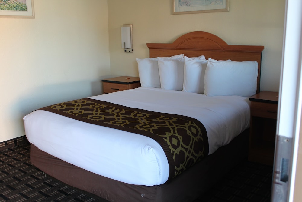 Riverside Inn & Suites Santa Cruz - photo 26