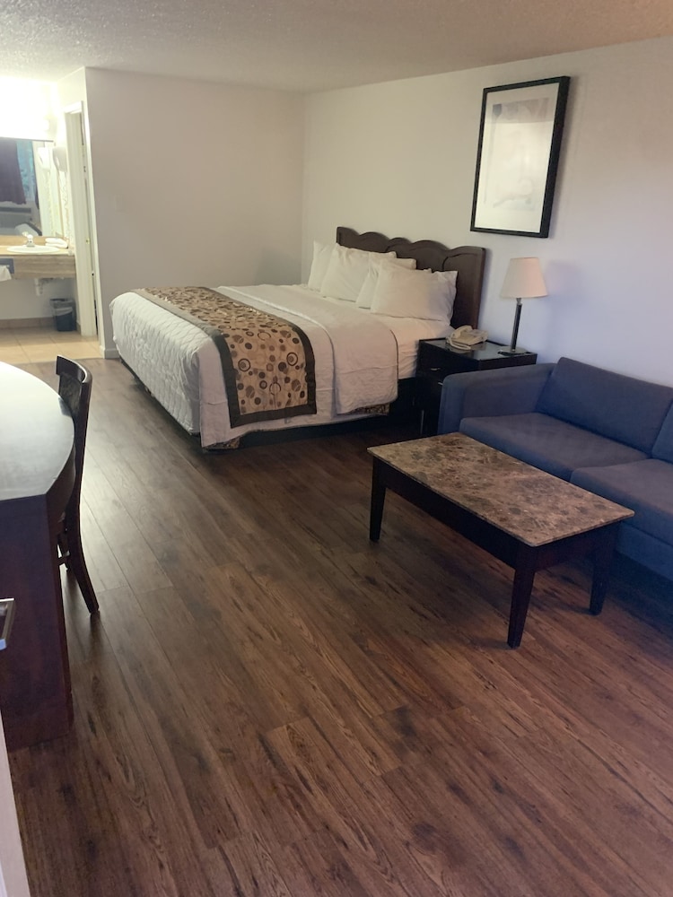 Smokey Point Motor Inn - photo 26