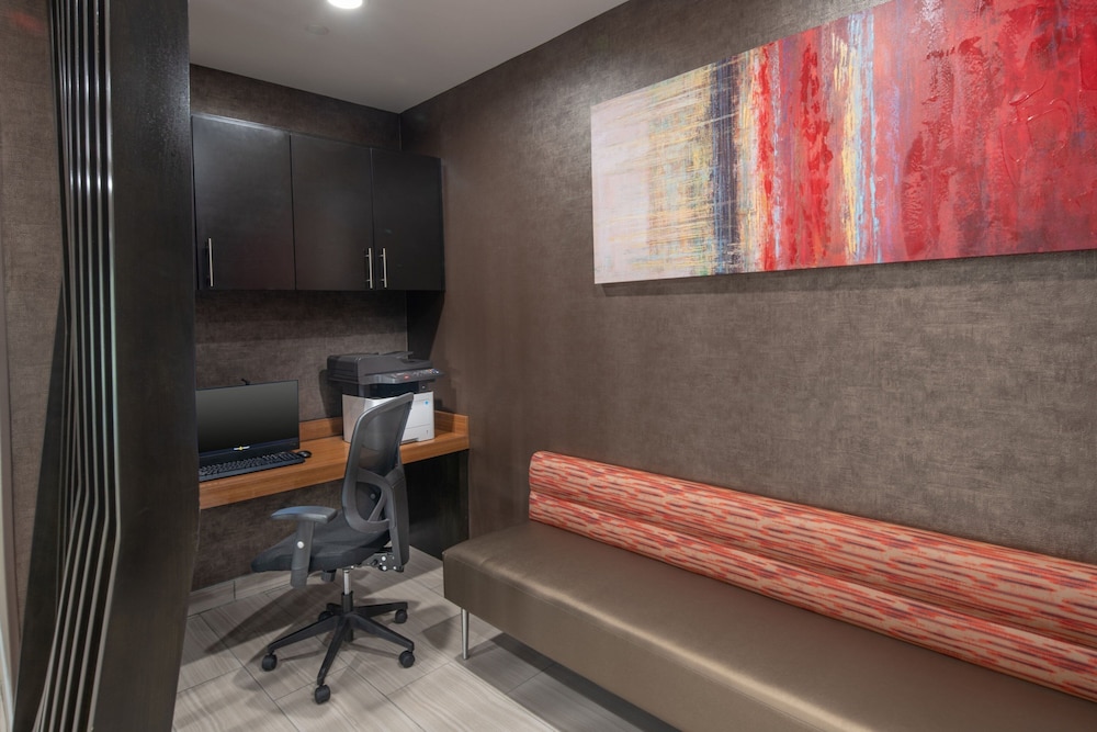 SpringHill Suites by Marriott Dallas Central Expressway - photo 47