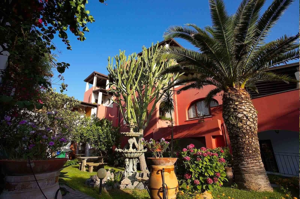 Villa Fiorentino — 4-Star Luxury Hotel in Lipari, Italy