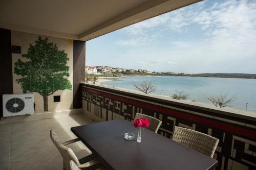 Apartments Svijet Mora — 4-Star Luxury Hotel in Povljana, Croatia