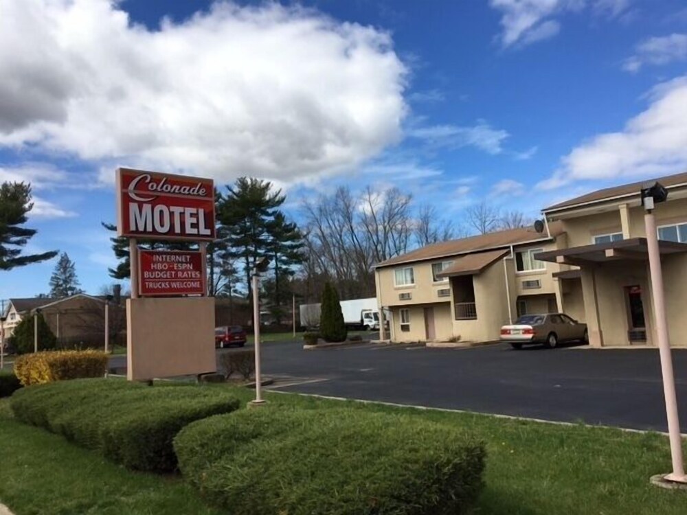 Colonade Motel - last minute hotel in Hightstown