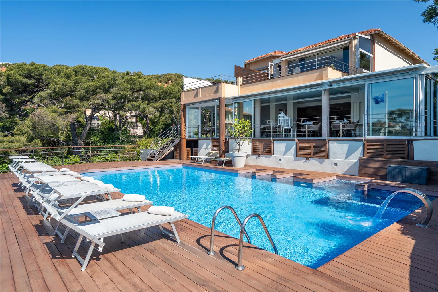 Best Western Plus La Rade in Cassis, France