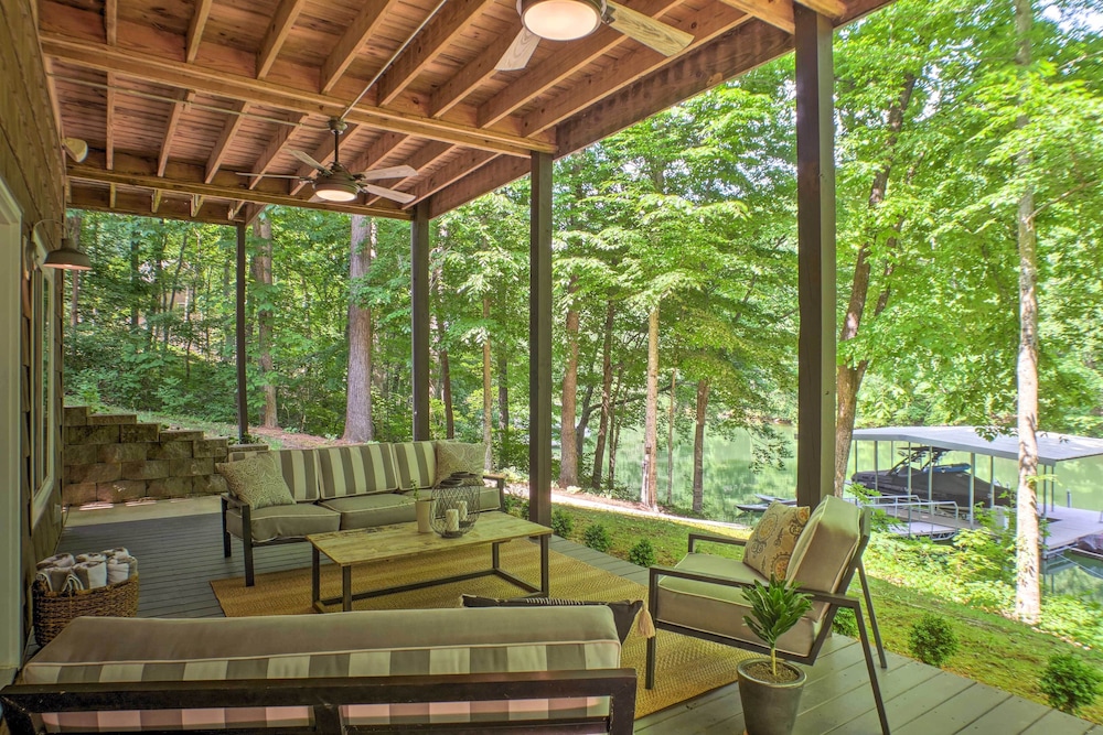 Lak Haus: Resort style Home on Tims Ford Lake in Winchester, United States