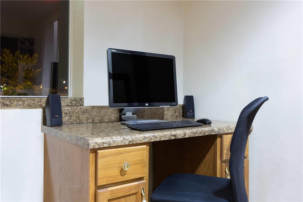 Super 8 by Wyndham Anderson Clemson Area - photo 18