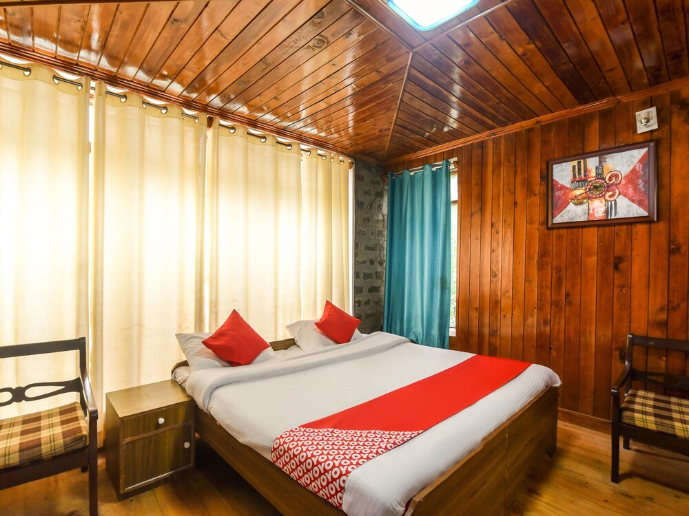 Oyo 27877 Hotel Jai in Kulu, India