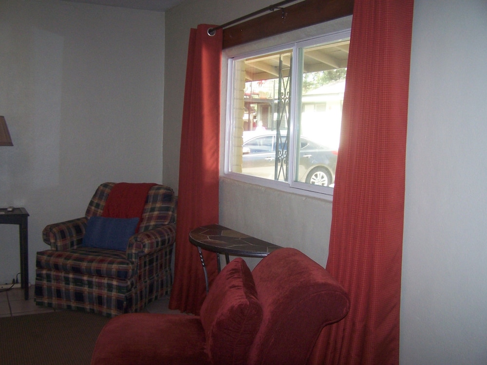 Blanco County Inn - photo 30