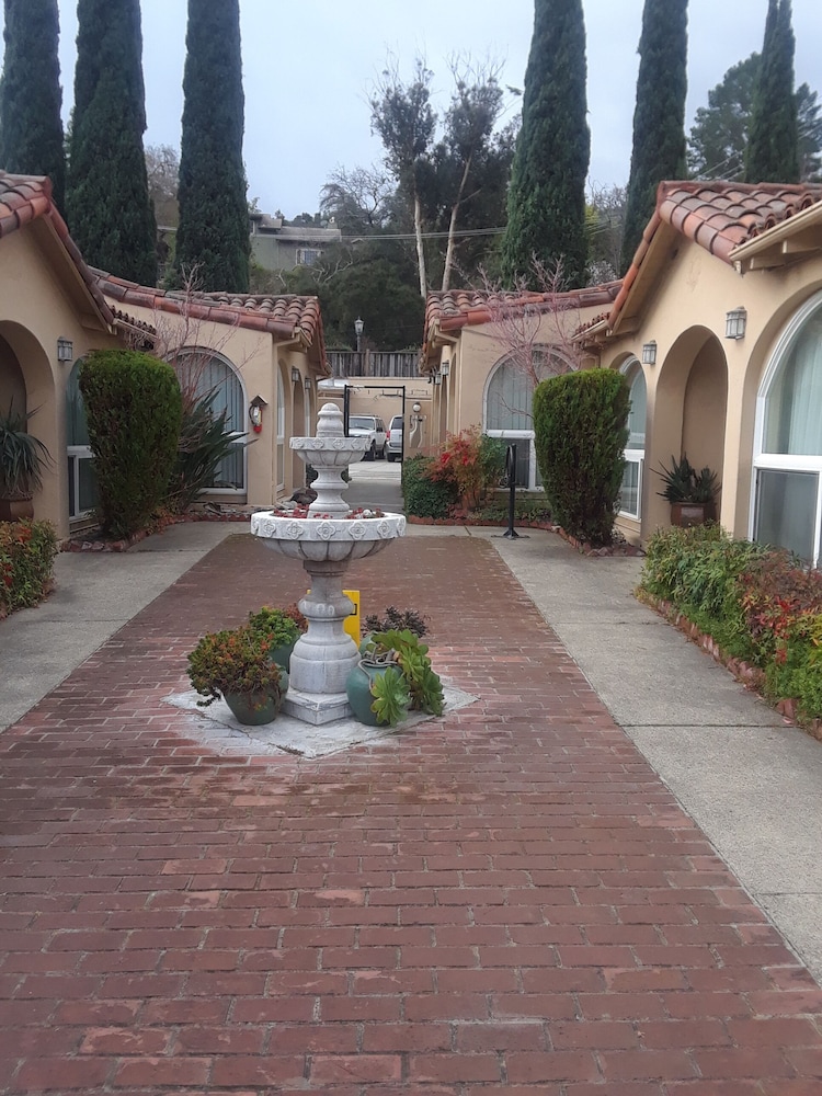 Los Gatos Garden Inn Hotel - photo 43