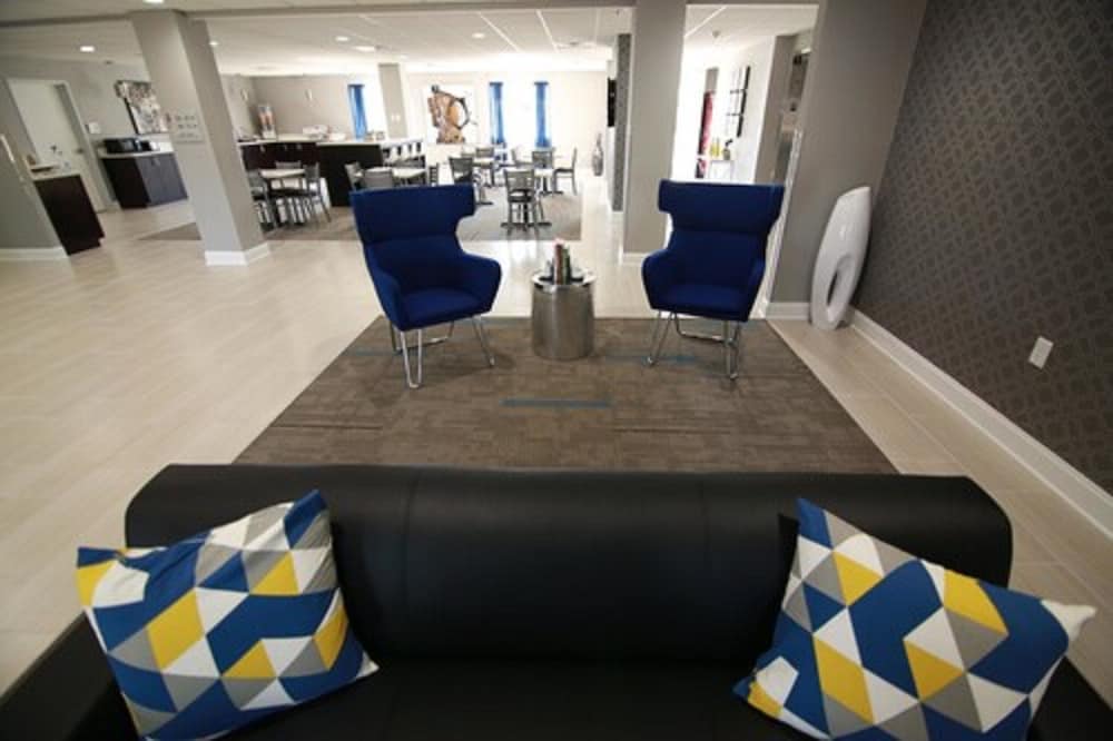 Home Inn and Suites - photo 5