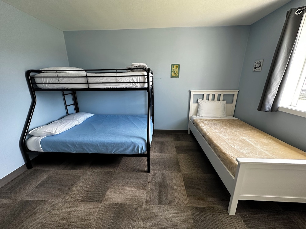 The Coastal Inn and Suites - photo 52