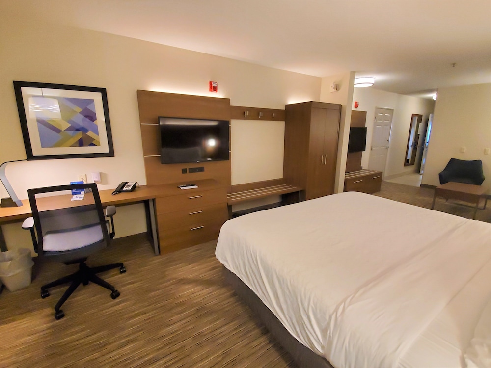 Holiday Inn Express & Suites Seattle North Lynnwood by IHG - photo 6