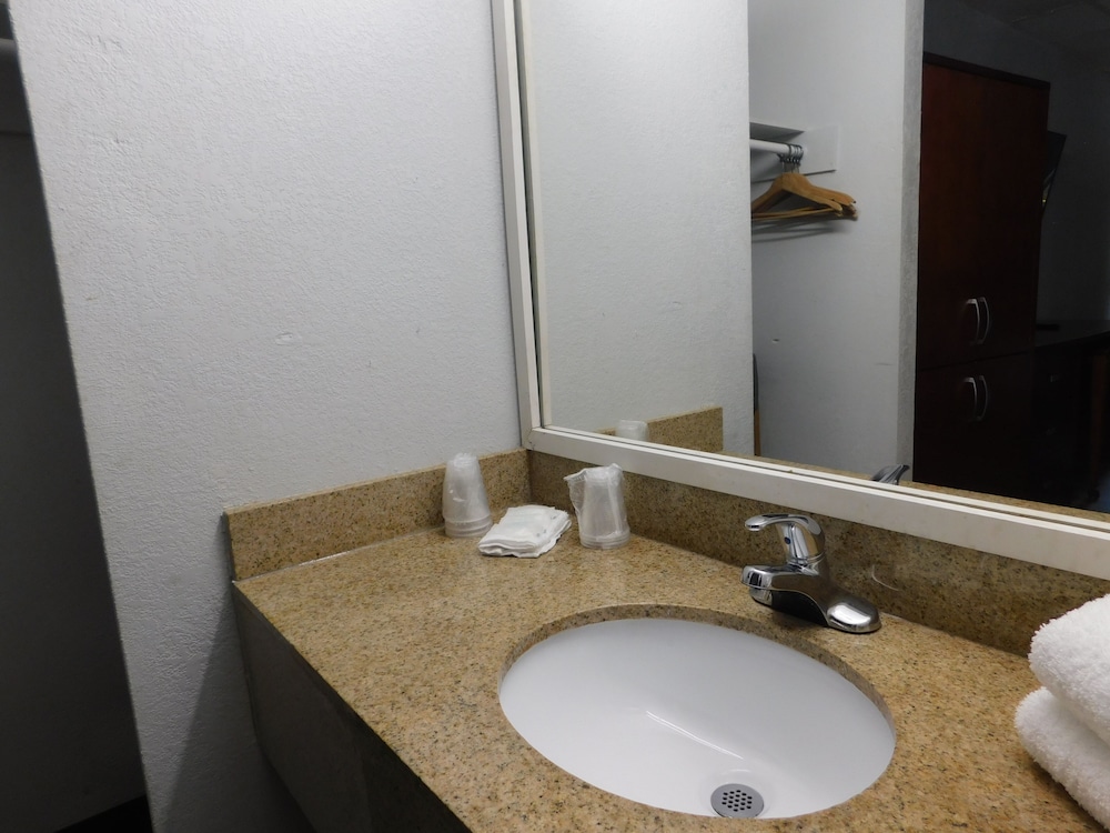 Park View Inn - photo 10