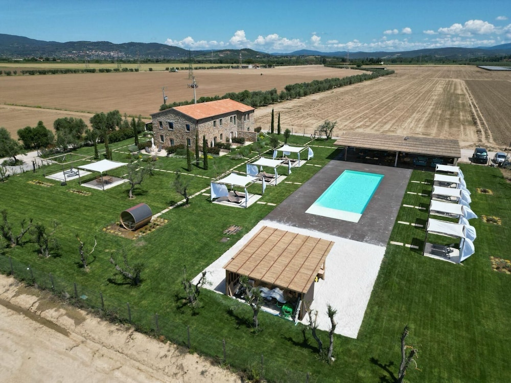 Podere Pietravento - carbon neutral hotel in Campiglia Marittima