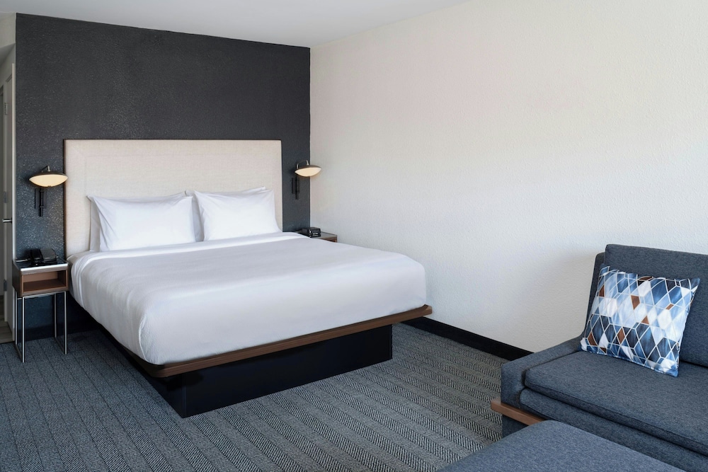 Courtyard by Marriott Providence Lincoln - photo 14