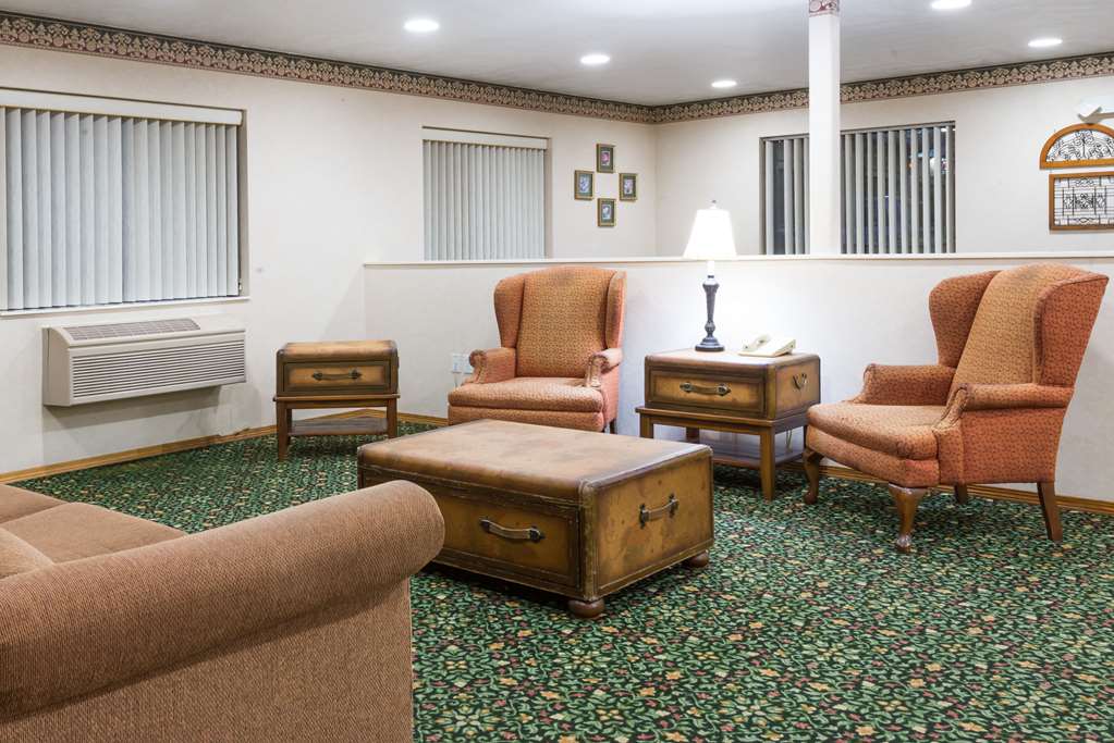 Super 8 by Wyndham New Stanton - photo 4