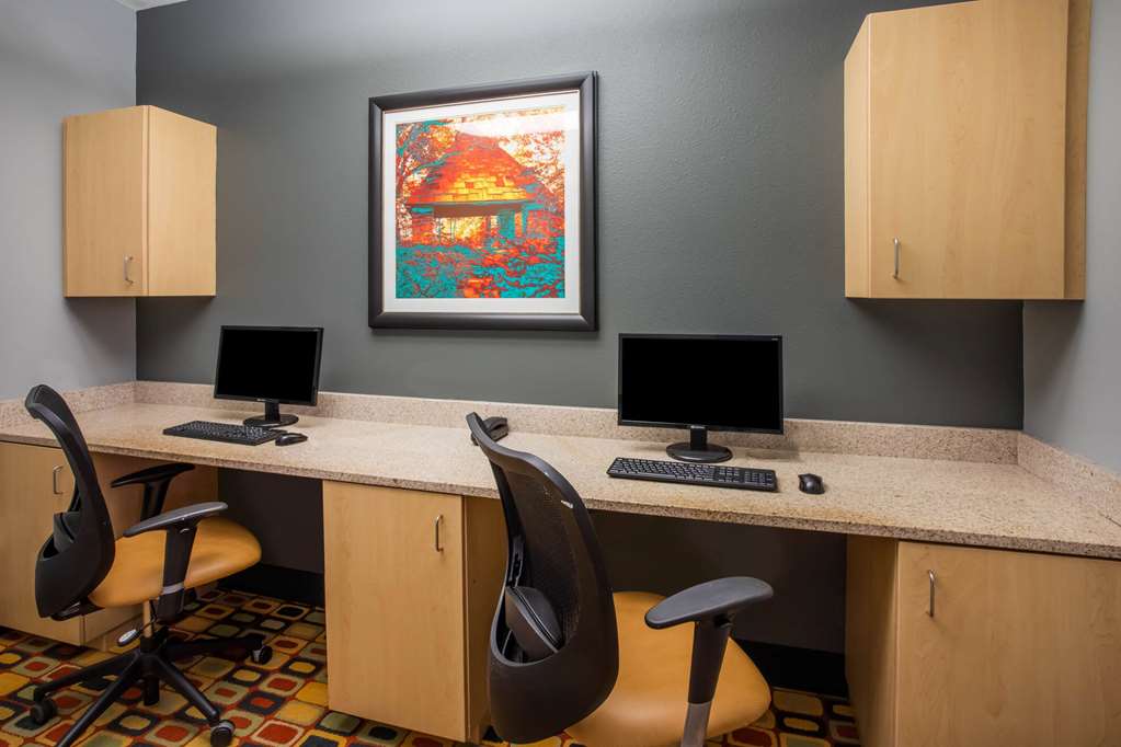 La Quinta Inn & Suites by Wyndham Rochester Mayo Clinic S - photo 40