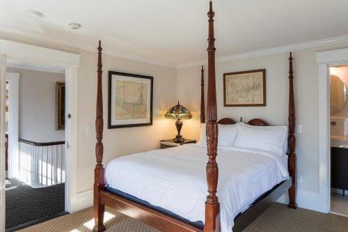 The Clarendon House - photo 15