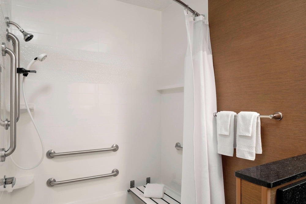 Fairfield Inn & Suites by Marriott Lima - photo 13