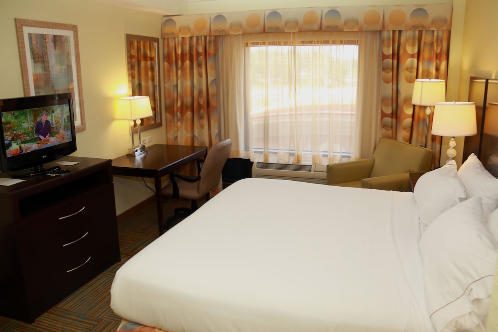 Holiday Inn Express Hotel & Suites PERRY by IHG - photo 15