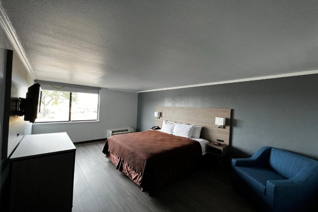 Super 8 by Wyndham Fort Worth Entertainment District - featured photo