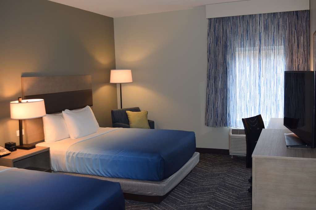 La Quinta Inn & Suites by Wyndham Middletown Goshen - photo 16