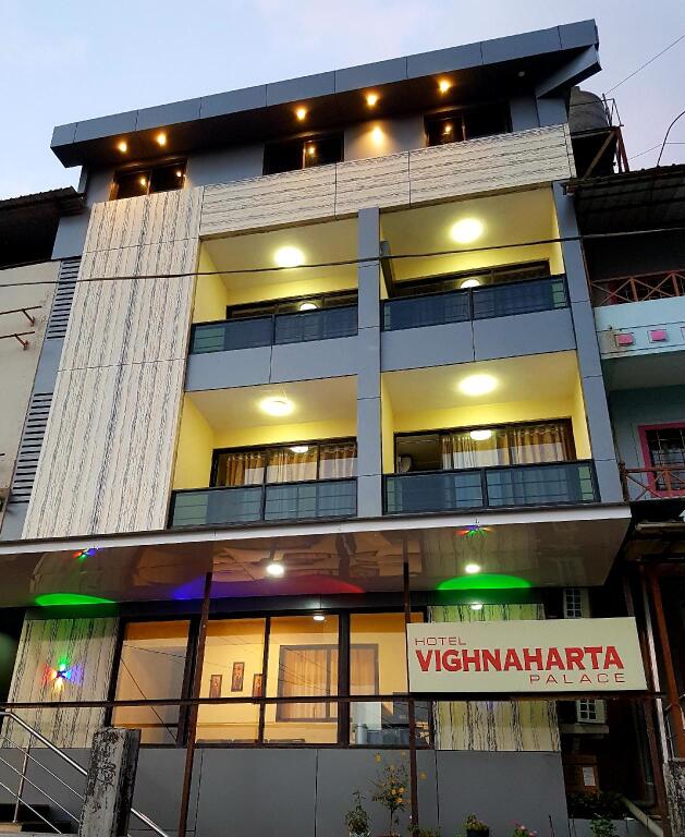 Hotel Vighnaharta Palace in Satara, India