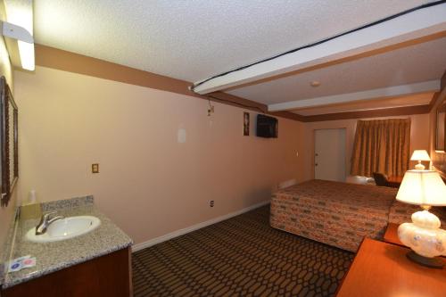 Newcastle Motel - photo 4