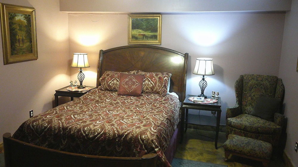 Lil Black Bear Inn - photo 48