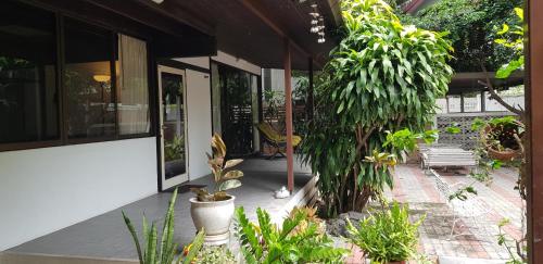 AT ASok Vintage House Near BTS Asok MRT Sukhumvit — 4-Star Luxury Hotel in Khlong Toei, Thailand