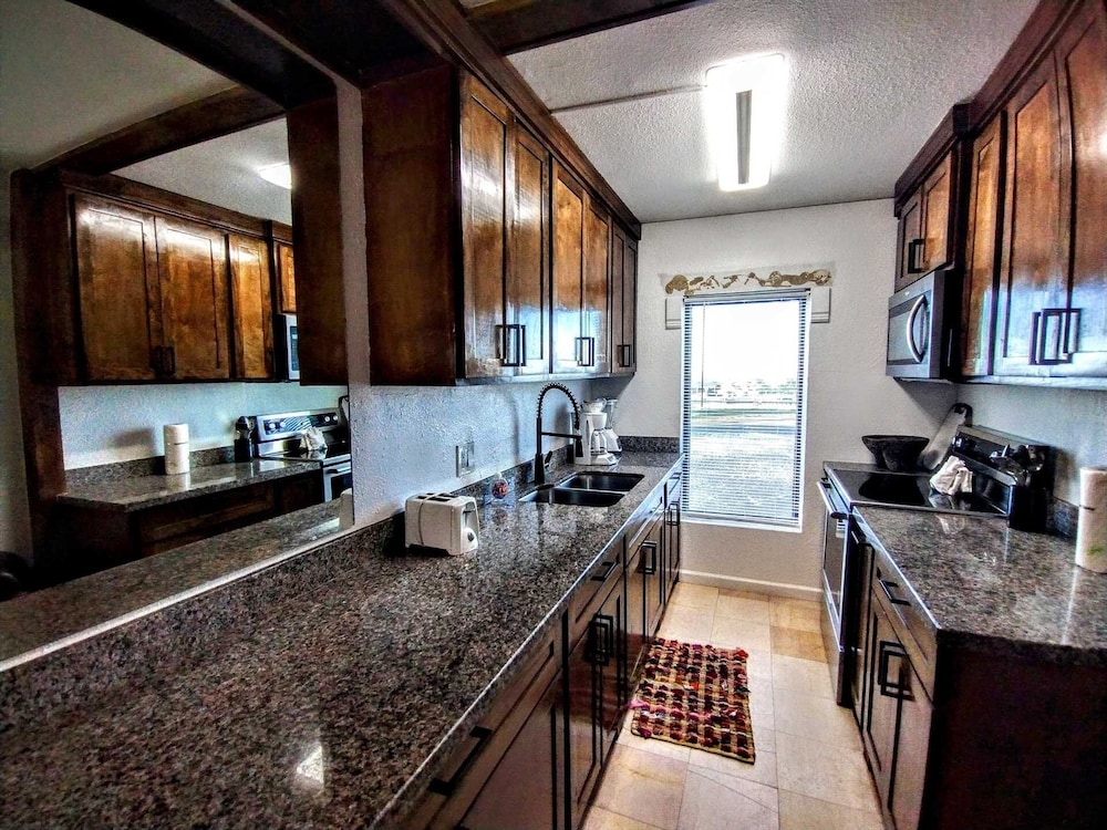 Landfall Towers 71 Minium 2 Bedroom Condo by RedAwning - photo 8