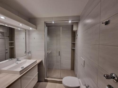 Steiner Strandappartements Appartement 304 Seeseite — 4-Star Luxury Hotel in Stein, Germany
