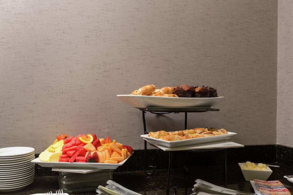 Hilton Chicago Oak Lawn - photo 19